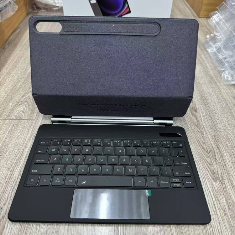 Ipad lux keyboard oq va qora rang — 5