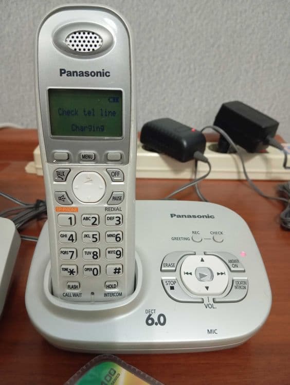 Продам радиотелефон PANASONIC три трубки на один телефонный номер. — 3