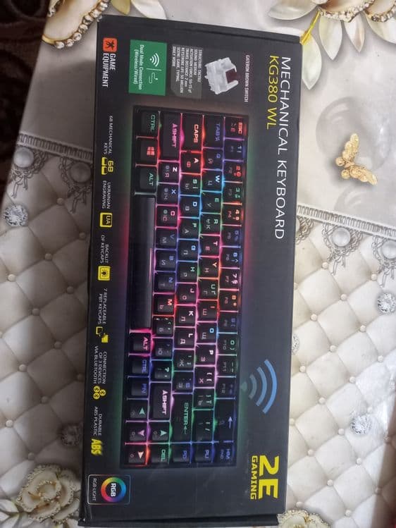 Klaviatura Mechanical Keyboard KG380 WL.  I — 2