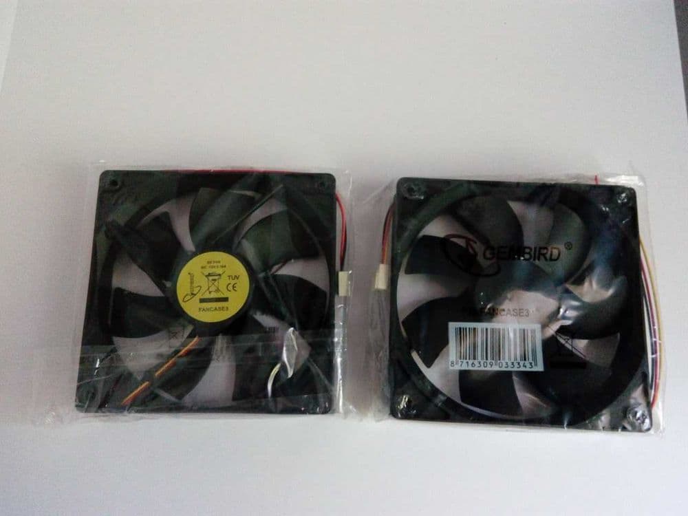 кулер 12 см. 3 pin ,DC 12V фирмы GEMBIRB — 2
