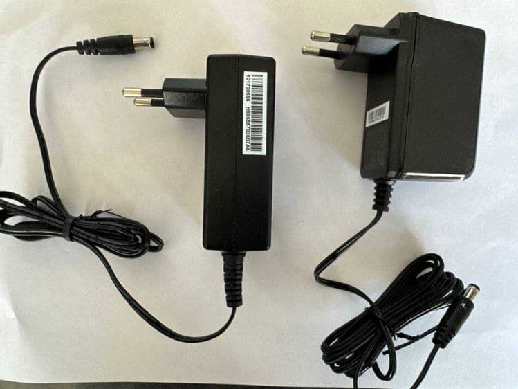 Blok Pitaniya Hikvision DVR NVR ORIGINAL 12V 1.5A — 2