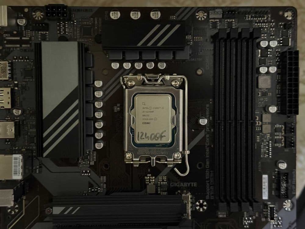 Gigabyte B760 DS3H DDR5 [HDMI,DP,Type-C] + Intel® Core™ i5-12400F — 2