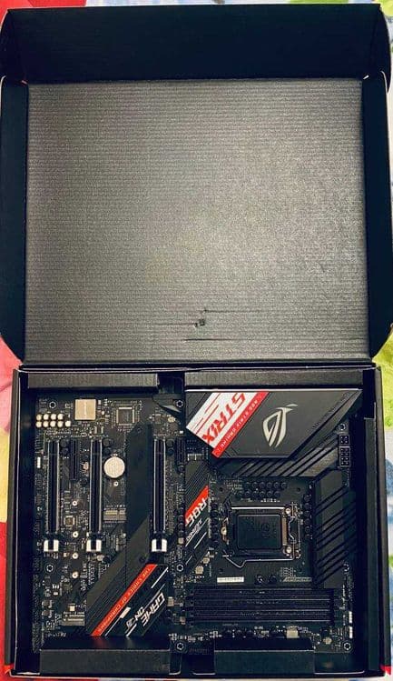 ASUS ROG STRIX Z490-H GAMING 
Intel Socket LGA 1200 — 4