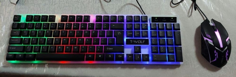 Новая мышка и клавиатура красивый с подсветкой RGB проводная USB — 1