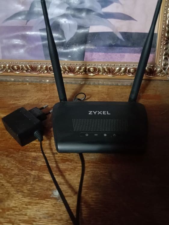 Router антена Wi Fi и провода для подключения к компьютеру — 1