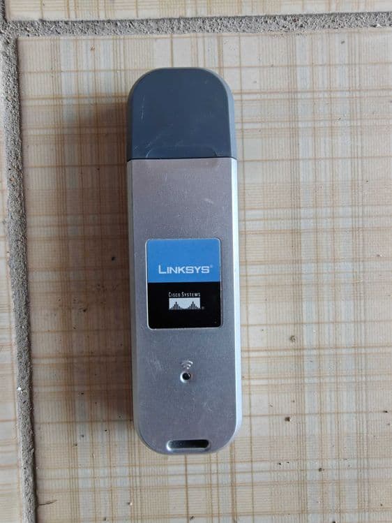 Продаётся USB Wi-Fi адаптер Linksys Cisco Модель WUSB54GC. — 2