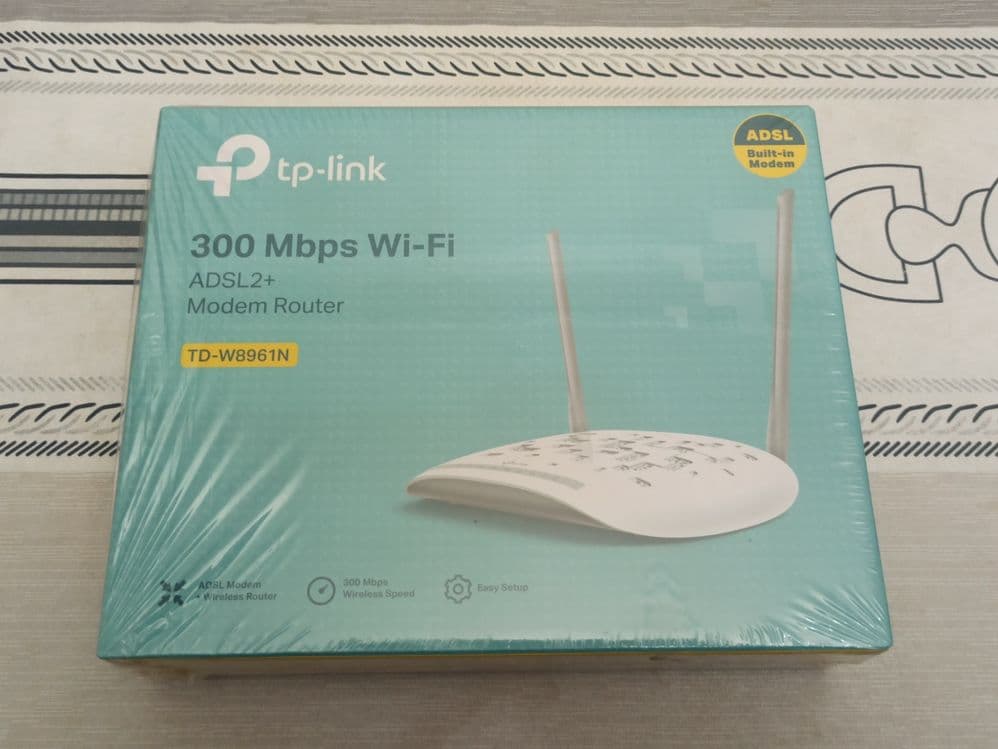 tp-link WiFi modem router — 2