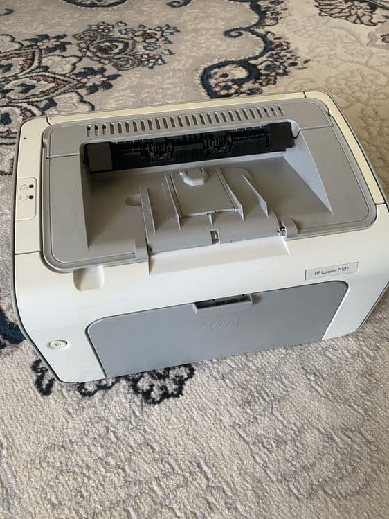 Hp laserjet 1102 printer oq-qora holati a'lo aybi yoq — 2