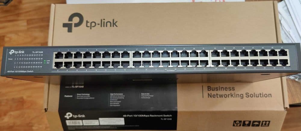 Продаётся switch коммуникатор TP-LINK , Tenda — 6