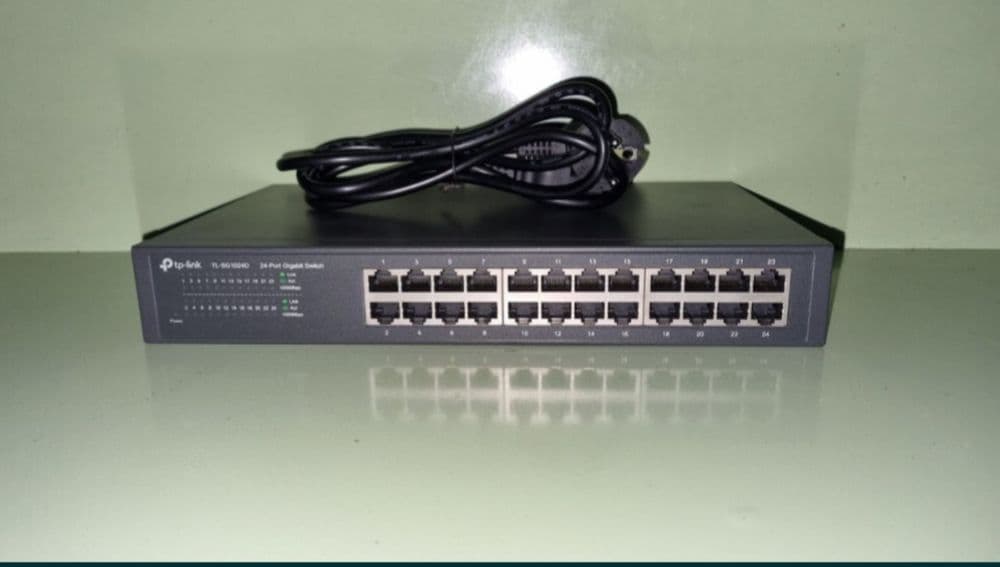 Tp-link TL-SG1024D 24-Port Gigabit Switch — 1