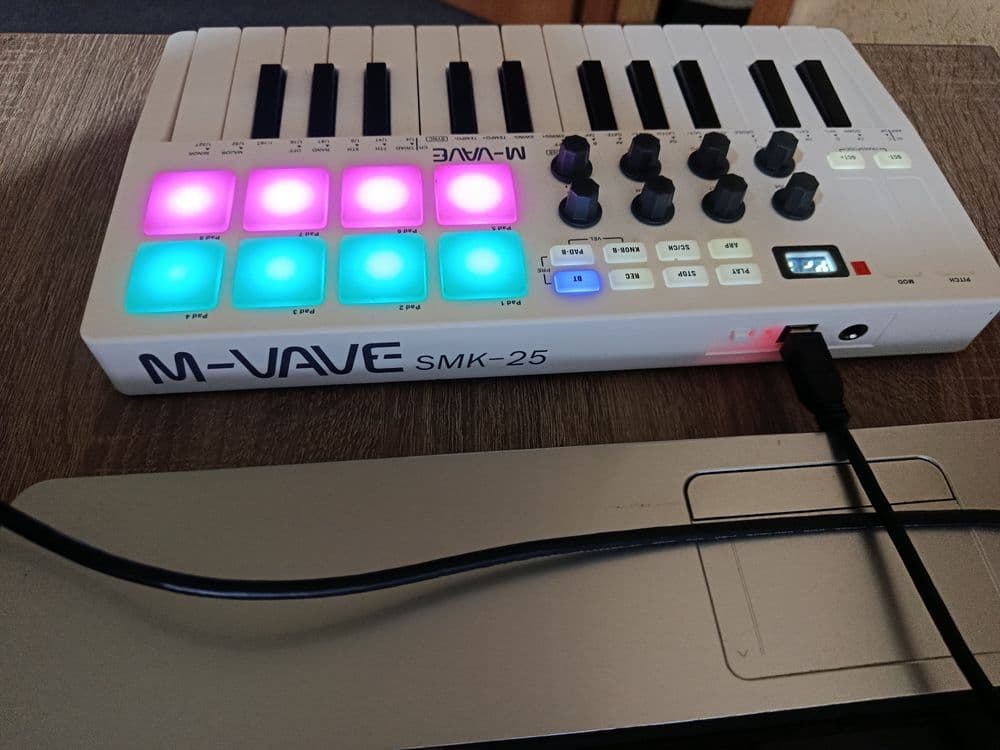 Midi keyboard MVave, новая миди клавиатура с подсветкой — 1