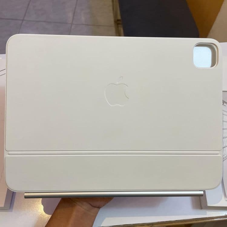 iPad 11 Magic Keyboard For M4,M5 — 2