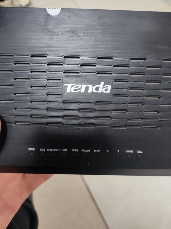 Wifi router Tenda ADSL — 2