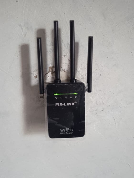 Wifi router sotiladi yangi — 2