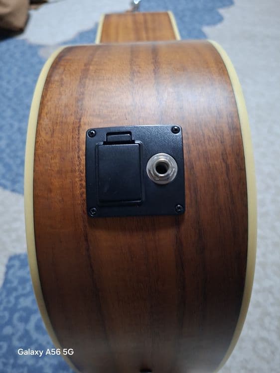Gitara  guitar eng katta razmer.Buxoro — 3