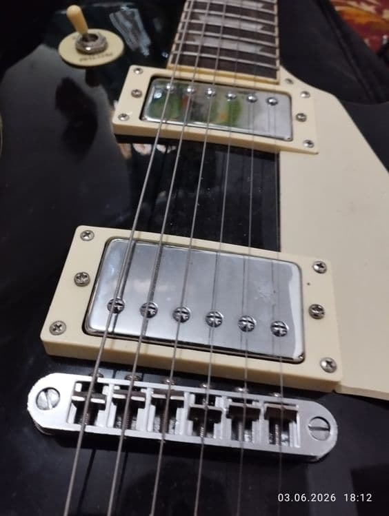 Gitara satiladi zor gitara — 3