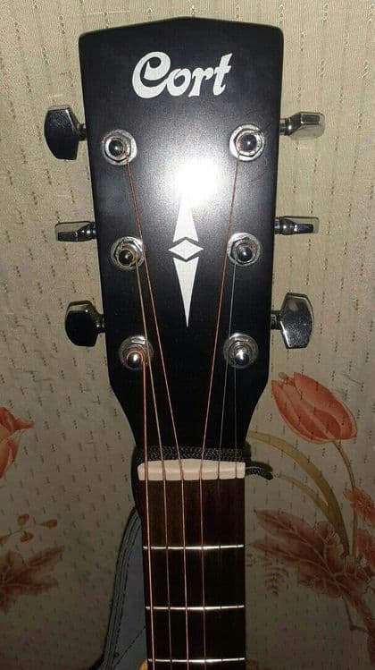 CORD akustik gitara sotiladi.ekvalayzerli. Hamma narsasi bor. — 8
