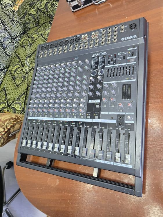 Yamaha emx 5000 sotiladi, xech qanaqa aybi yuq, chetdan kelgan — 2