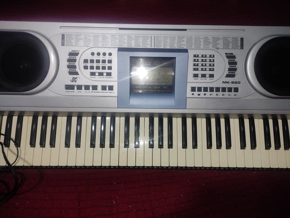 Синтезатор МК 920 сотилади — 1