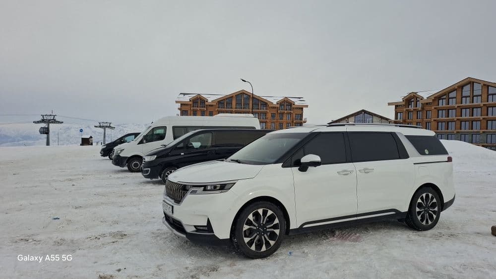 Трансфер Перевозки и экскурсии Kia Carnival минивэн sayohat zakaz — 1