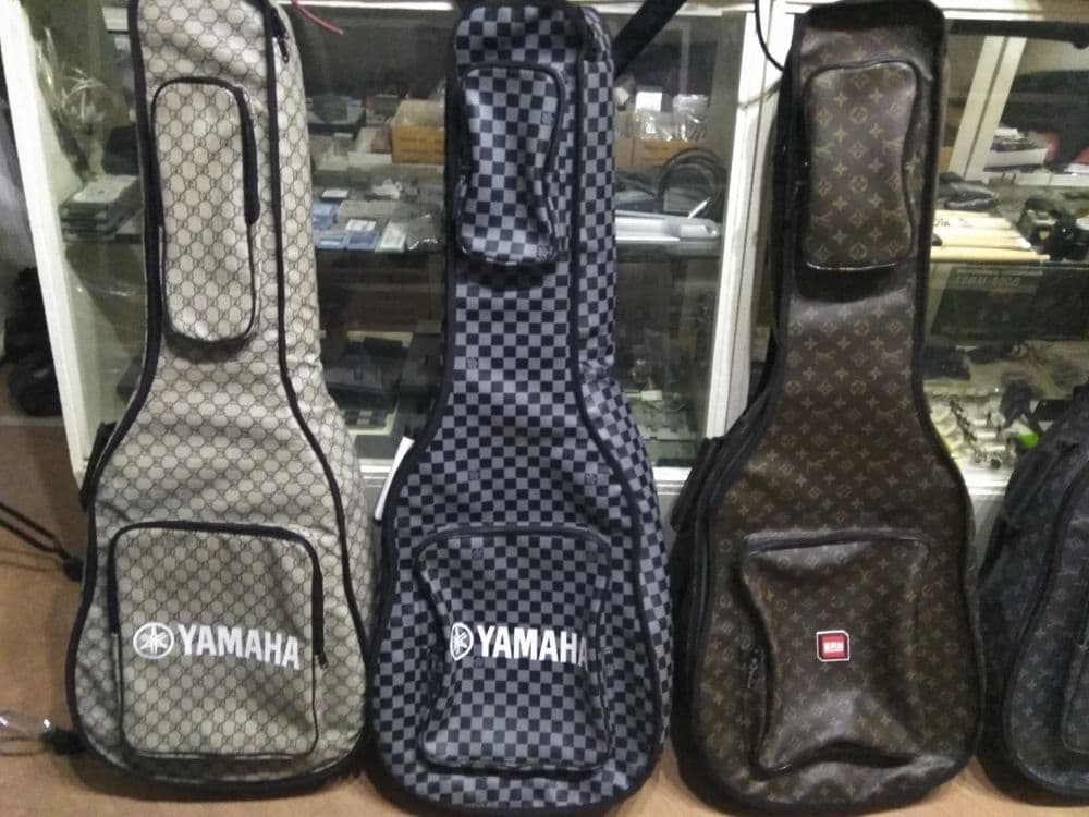 Elektro va Akustika gitara chexollari sotiladi — 2