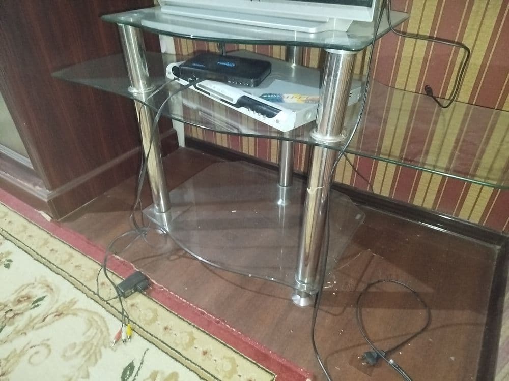 Padstavka televisor uchun — 2
