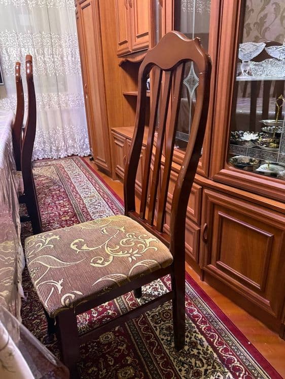 Продаются стулья, без стола 5 штук, в очень хорошем состоянии — 1