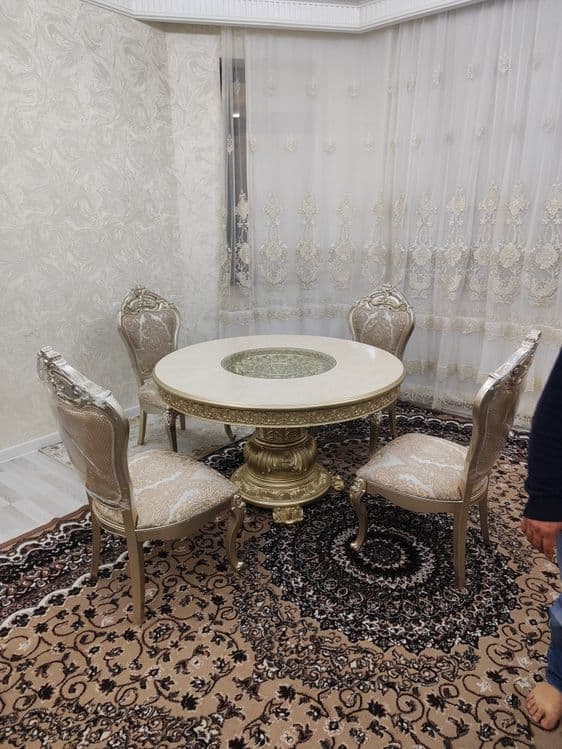 Sheyx modeldagi stullar — 2