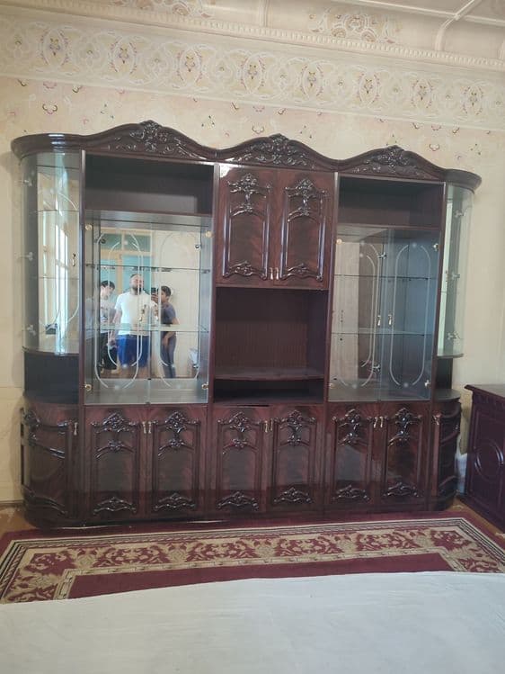 Стенка прадаётся — 1