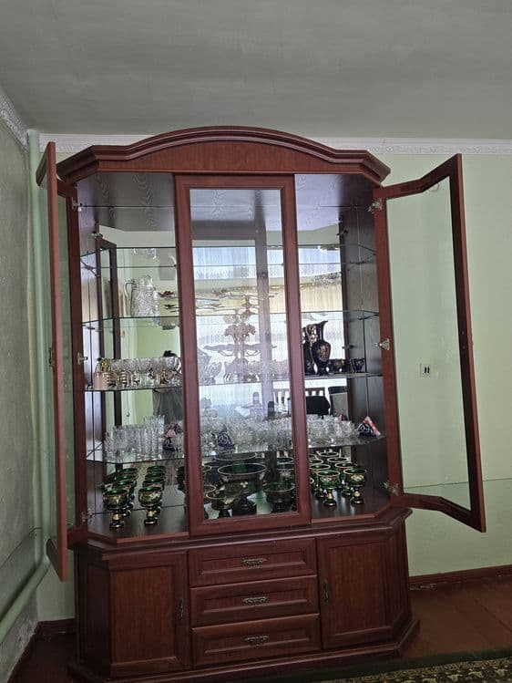 Kamod oynali, vitrina — 3