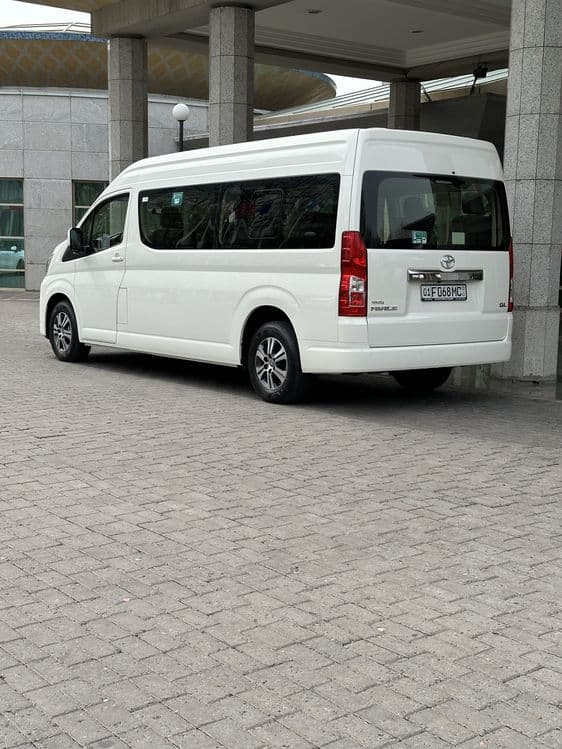 Услуги на микроавтобусе марки Тойота Hiace — 2