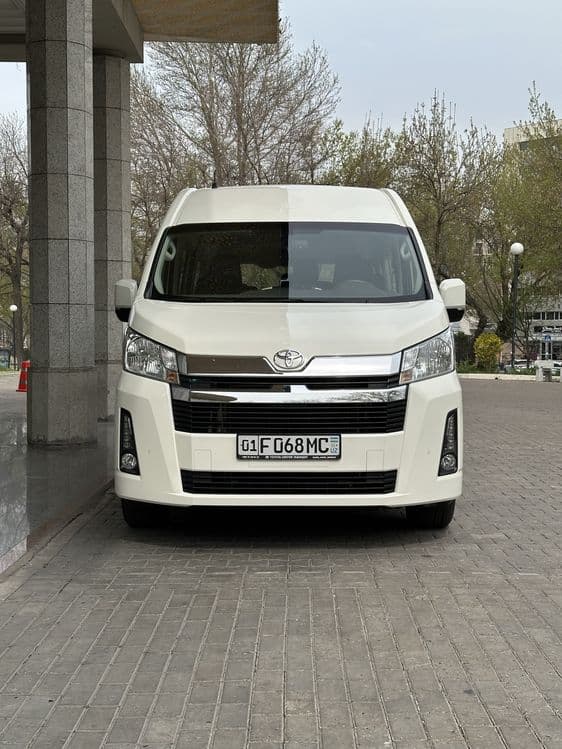 Услуги на микроавтобусе марки Тойота Hiace — 3