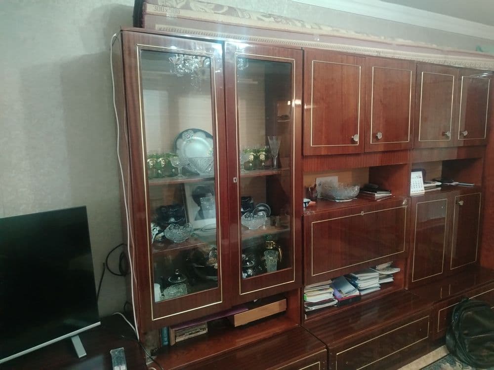 Продаётся сервант, в хорошем состоянии — 2