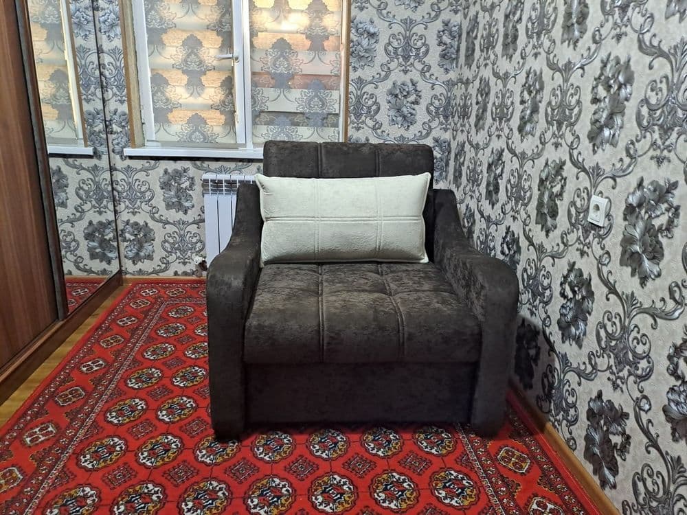 Диван/Кресла с подушкой. Почти новая. Купили в Мае. Цена договорная. — 2