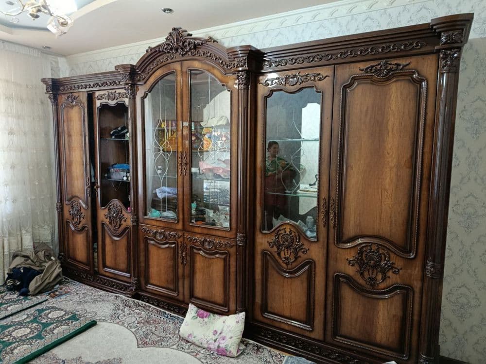 Срочно продаю шикарную стенку шкаф ! — 1