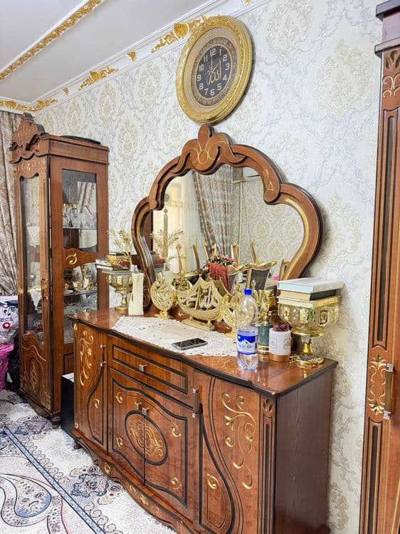 Срочно продам мебель пенал камот стол и стул состояние идеальное — 3
