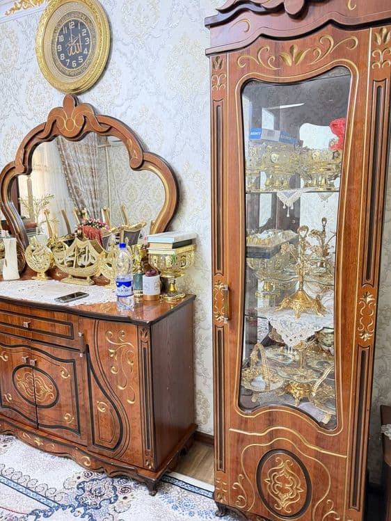 Срочно продам мебель пенал камот стол и стул состояние идеальное — 5
