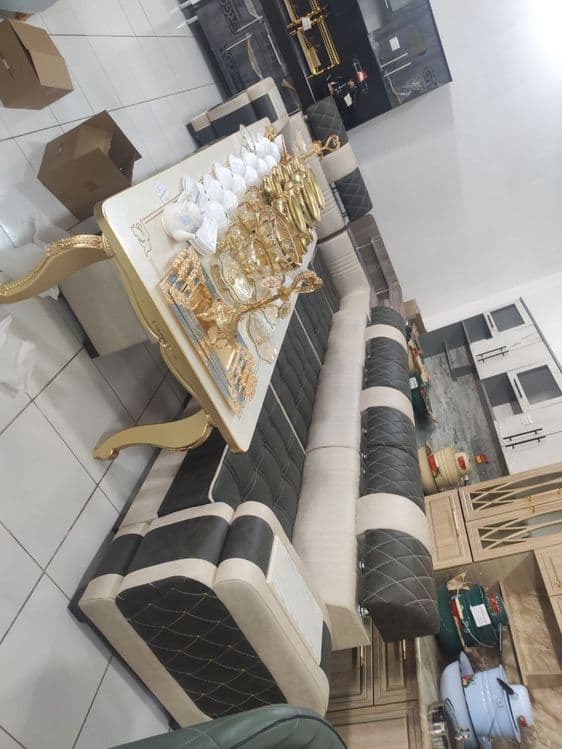 Yangi ugolok divan komplekti — 2