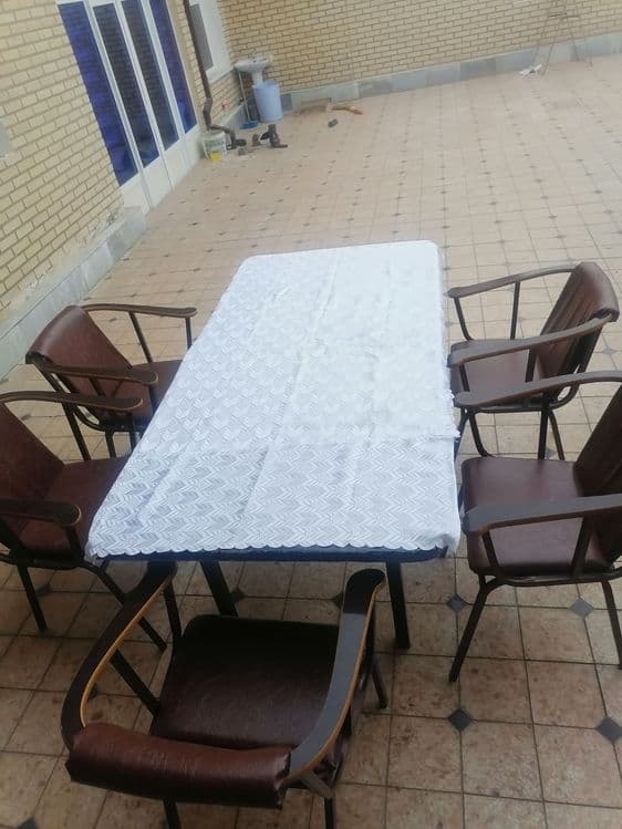 Стол со стульями — 1