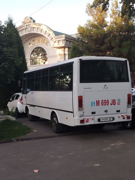 Zakaz buyurtma avtobus Isuzu — 1