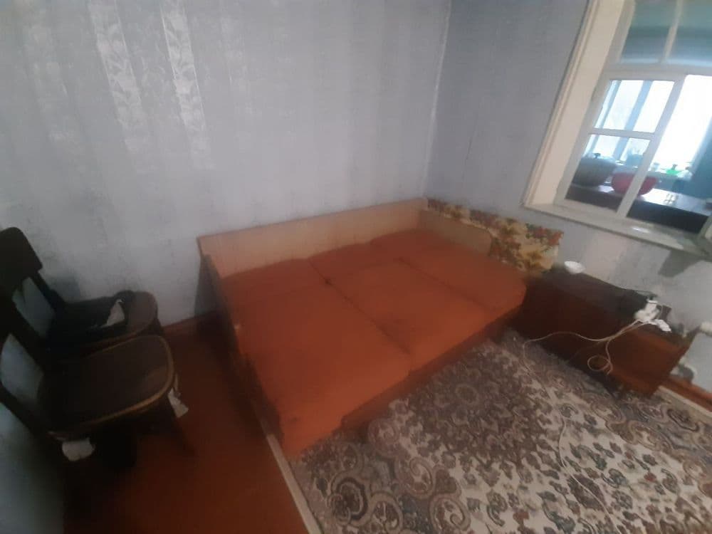 Срочно продаётся диван