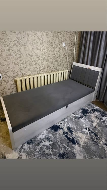 Односпальная кровать продается