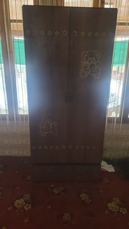 Kiravat ishkaf tunba sotiladi — 2