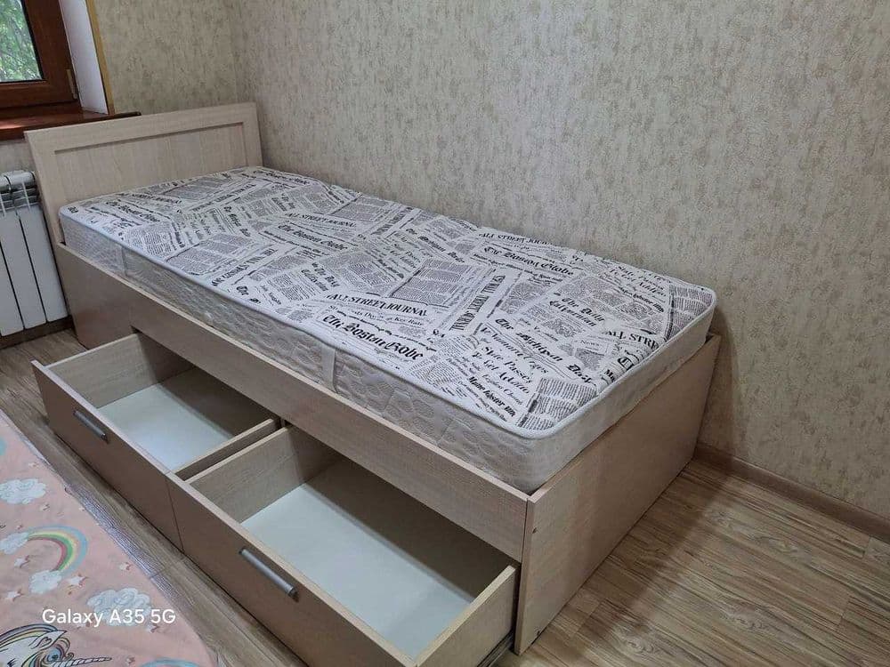 Кровать б/у размер 90*200 — 1