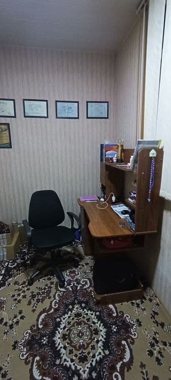Срочно Продается Компьютерный стол с полками в хорошем состоянии — 3