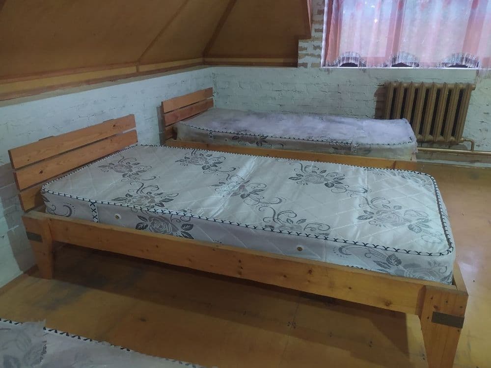 Продаётся односпальная кровать, сделана из 100% дерева,с матрасом. — 2
