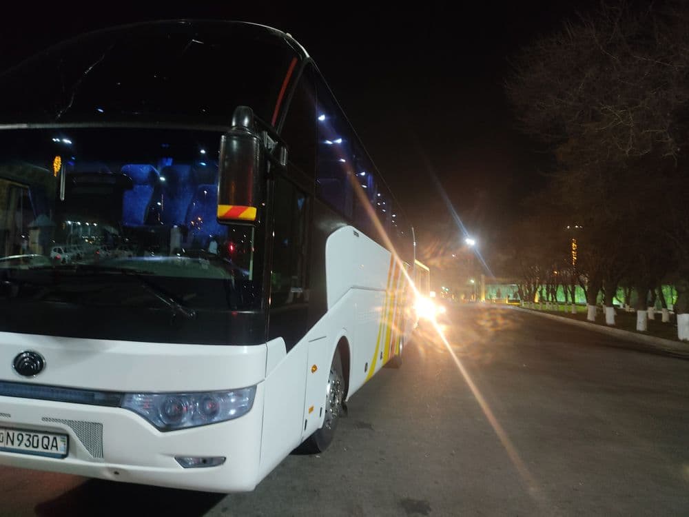 На туристических автобусе Mercedes-Benz и  Yotong заказ — 5