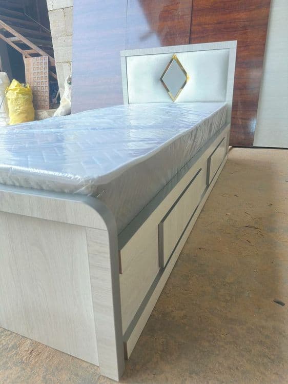 Kravat. Kravat xaytek. Kalavat. Divan. Mebel. Xaytek kravat — 1