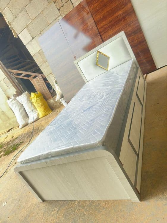 Kravat. Kravat xaytek. Kalavat. Divan. Mebel. Xaytek kravat — 2