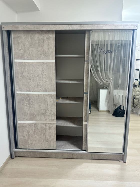 Shkaf kupe razmeri 180/200 — 2